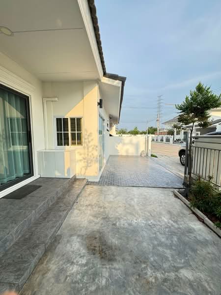 ให้เช่าบ้านแฝด ม.มณีรินทร์มิดทาวน์ บางพระ ศรีราชา, Chon Buri (Pattaya), Bang Phra, Si Racha, Chon Buri (Pattaya), 3 Bedrooms, 150 sqm, Semi-Detached House (Twin House) For Rent, by Dusit Saengfa, 500248608 - DDproperty.com