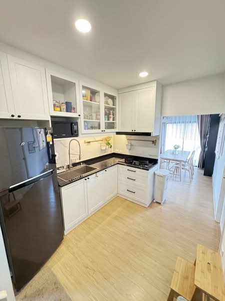 ให้เช่าบ้านแฝด ม.มณีรินทร์มิดทาวน์ บางพระ ศรีราชา, Chon Buri (Pattaya), Bang Phra, Si Racha, Chon Buri (Pattaya), 3 Bedrooms, 150 sqm, Semi-Detached House (Twin House) For Rent, by Dusit Saengfa, 500248608 - DDproperty.com