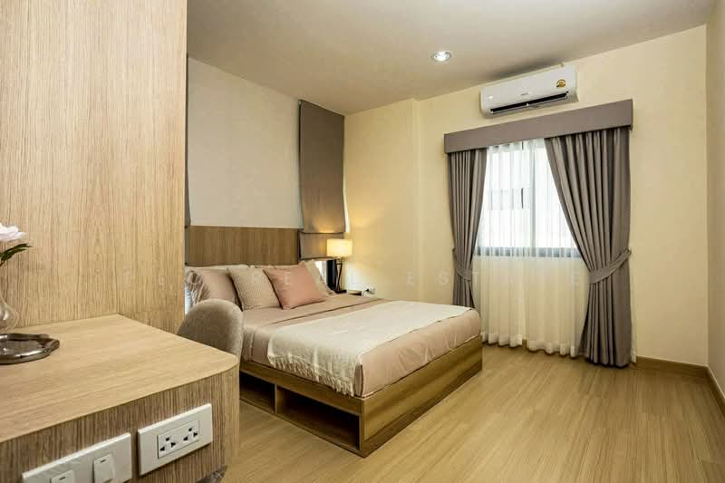 3 Bedroom Pool Villa for Sale in East Pattaya, Chon Buri (Pattaya), Bang Lamung, Bang Lamung (Pattaya), Chon Buri (Pattaya), 3 Bedrooms, 240 sqm, Villa For Sale, by PLC real estate, 500248623 - DDproperty.com