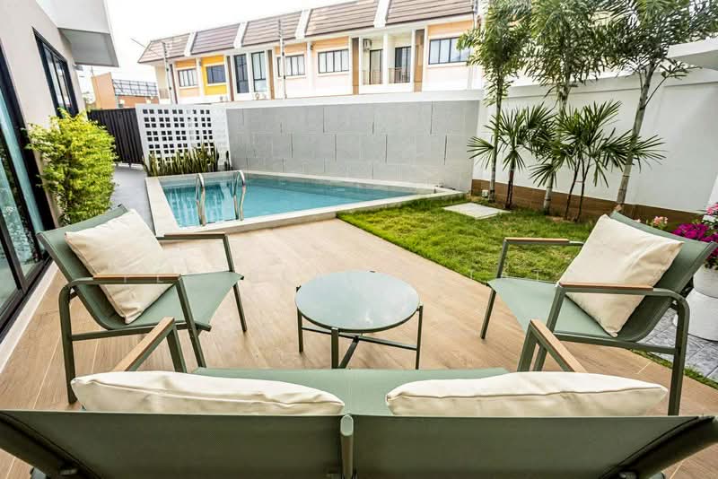 3 Bedroom Pool Villa for Sale in East Pattaya, Chon Buri (Pattaya), Bang Lamung, Bang Lamung (Pattaya), Chon Buri (Pattaya), 3 Bedrooms, 240 sqm, Villa For Sale, by PLC real estate, 500248623 - DDproperty.com