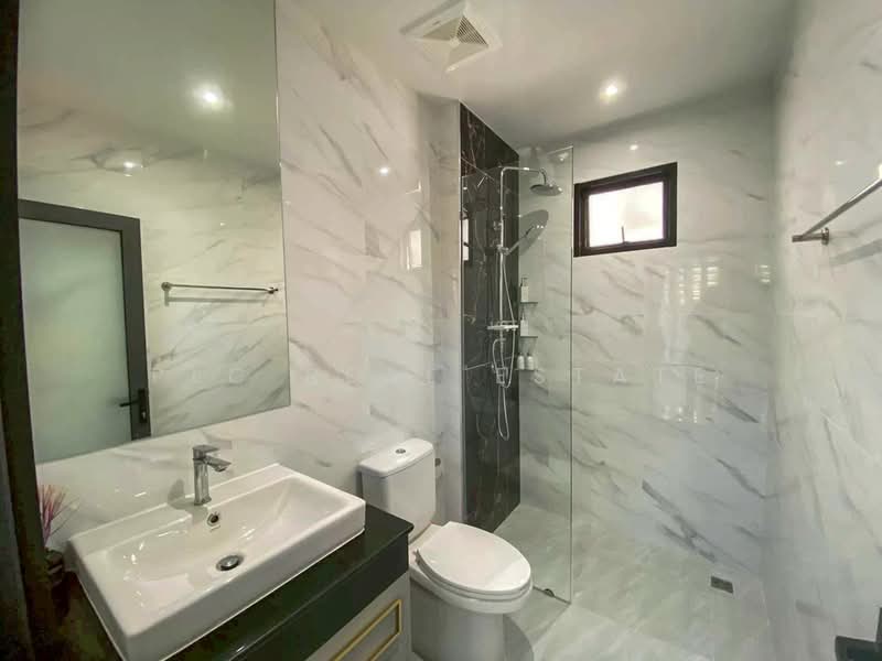 3 Bedroom Pool Villa for Sale in East Pattaya, Chon Buri (Pattaya), Bang Lamung, Bang Lamung (Pattaya), Chon Buri (Pattaya), 3 Bedrooms, 188 sqm, Villa For Sale, by PLC real estate, 500248638 - DDproperty.com