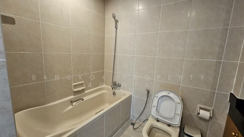 Chaidee Mansion, Bangkok, 75-7 Soi Sukhumvit 11, Khlongtoei Nua, Watthana, Bangkok, 2 Bedrooms, 200 sqm, Condo For Rent, by BANGKOK PROPERTY AGENTS, 500248665 - DDproperty.com