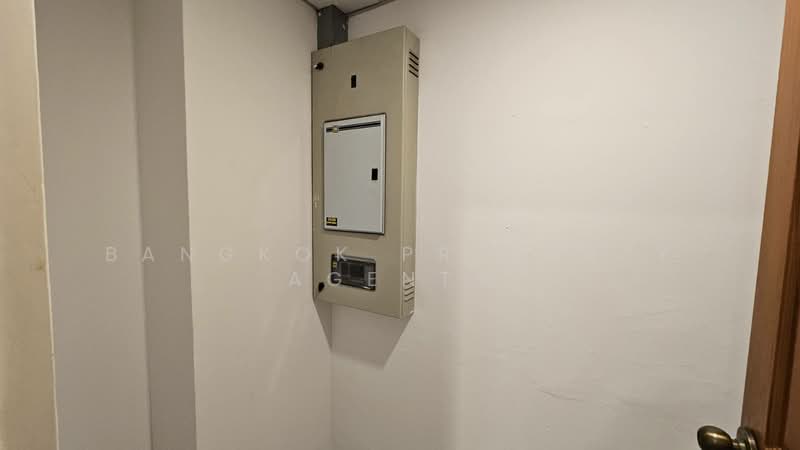 Chaidee Mansion, Bangkok, 75-7 Soi Sukhumvit 11, Khlongtoei Nua, Watthana, Bangkok, 2 Bedrooms, 200 sqm, Condo For Rent, by BANGKOK PROPERTY AGENTS, 500248665 - DDproperty.com