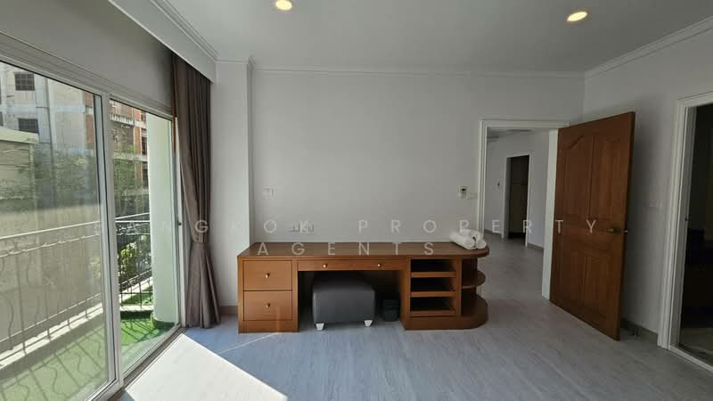 Chaidee Mansion, Bangkok, 75-7 Soi Sukhumvit 11, Khlongtoei Nua, Watthana, Bangkok, 3 Bedrooms, 300 sqm, Condo For Rent, by BANGKOK PROPERTY AGENTS, 500248671 - DDproperty.com