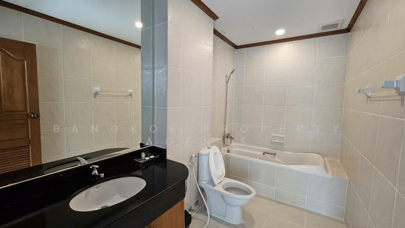 Chaidee Mansion, Bangkok, 75-7 Soi Sukhumvit 11, Khlongtoei Nua, Watthana, Bangkok, 3 Bedrooms, 300 sqm, Condo For Rent, by BANGKOK PROPERTY AGENTS, 500248671 - DDproperty.com