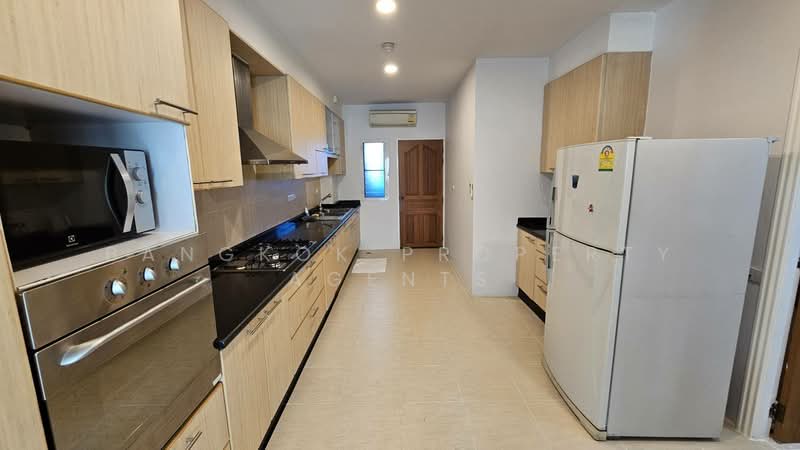 Chaidee Mansion, Bangkok, 75-7 Soi Sukhumvit 11, Khlongtoei Nua, Watthana, Bangkok, 3 Bedrooms, 300 sqm, Condo For Rent, by BANGKOK PROPERTY AGENTS, 500248671 - DDproperty.com