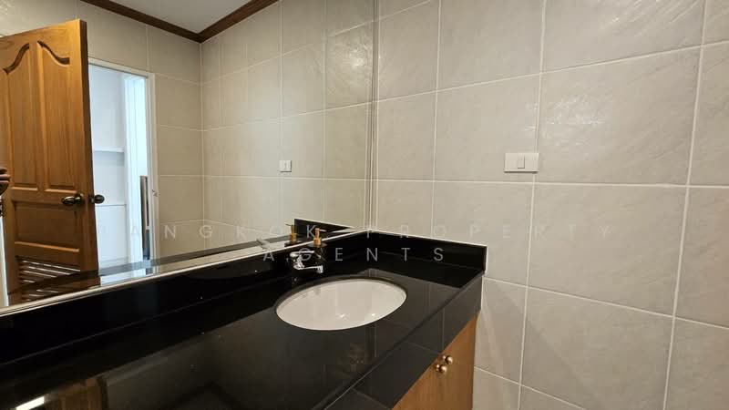 Chaidee Mansion, Bangkok, 75-7 Soi Sukhumvit 11, Khlongtoei Nua, Watthana, Bangkok, 3 Bedrooms, 300 sqm, Condo For Rent, by BANGKOK PROPERTY AGENTS, 500248671 - DDproperty.com