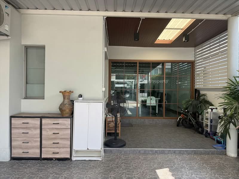 ขายบ้าน ม.ไลฟ์อินเดอะการ์เด้นท์ สวนเสือ ศรีราชา, Chon Buri (Pattaya), Surasak, Si Racha, Chon Buri (Pattaya), 3 Bedrooms, 150 sqm, Semi-Detached House (Twin House) For Sale, by Dusit Saengfa, 500248683 - DDproperty.com