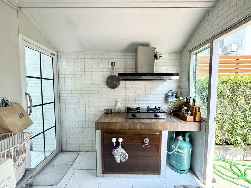 ขายบ้าน ม.ไลฟ์อินเดอะการ์เด้นท์ สวนเสือ ศรีราชา, Chon Buri (Pattaya), Surasak, Si Racha, Chon Buri (Pattaya), 3 Bedrooms, 150 sqm, Semi-Detached House (Twin House) For Sale, by Dusit Saengfa, 500248683 - DDproperty.com