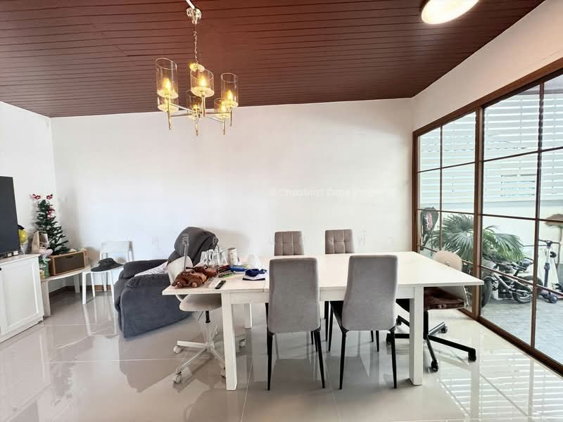 ขายบ้าน ม.ไลฟ์อินเดอะการ์เด้นท์ สวนเสือ ศรีราชา, Chon Buri (Pattaya), Surasak, Si Racha, Chon Buri (Pattaya), 3 Bedrooms, 150 sqm, Semi-Detached House (Twin House) For Sale, by Dusit Saengfa, 500248683 - DDproperty.com