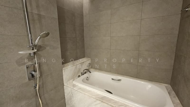 Piya Residence, Bangkok, Soi Sukhumvit 28-30, Khong Tan, Khlong Toei, Bangkok, 3 Bedrooms, 162 sqm, Condo For Rent, by BANGKOK PROPERTY AGENTS, 500248687 - DDproperty.com