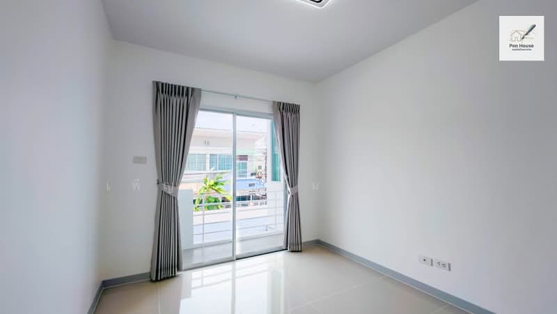 หมู่บ้าน ราชพฤกษ์ สุวรรณภูมิ-ลาดกระบัง เฟส 2, Bangkok, Lat Krabang, Lat Krabang, Bangkok, 3 Bedrooms, 25 sqm, Townhouse For Sale, by เพ็ญศิริ ตุ้มเทียน, 500248696 - DDproperty.com
