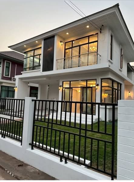 ขายบ้านเดี่ยว 2 ชั้น โครงการชลลดาพร้อมเฟอร์นิเจอร์ใหม่ทั้งหลัง, Nakhon Ratchasima, Mun Wai, Muang Nakhon Ratchasima, Nakhon Ratchasima, 3 Bedrooms, 250 sqm, Single Detached House For Sale, by วิรณี, 500248737 - DDproperty.com