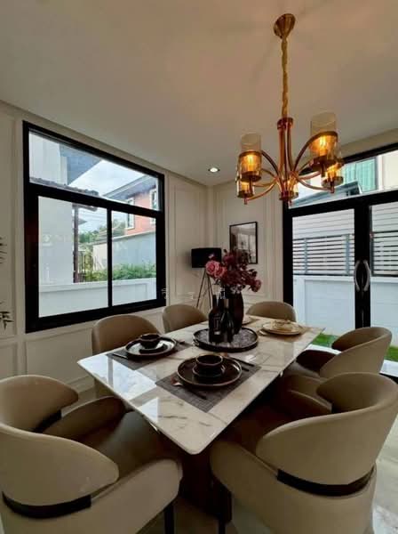 ขายบ้านเดี่ยว 2 ชั้น โครงการชลลดาพร้อมเฟอร์นิเจอร์ใหม่ทั้งหลัง, Nakhon Ratchasima, Mun Wai, Muang Nakhon Ratchasima, Nakhon Ratchasima, 3 Bedrooms, 250 sqm, Single Detached House For Sale, by วิรณี, 500248737 - DDproperty.com