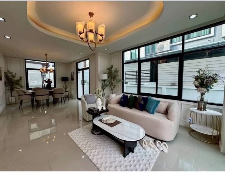 ขายบ้านเดี่ยว 2 ชั้น โครงการชลลดาพร้อมเฟอร์นิเจอร์ใหม่ทั้งหลัง, Nakhon Ratchasima, Mun Wai, Muang Nakhon Ratchasima, Nakhon Ratchasima, 3 Bedrooms, 250 sqm, Single Detached House For Sale, by วิรณี, 500248737 - DDproperty.com