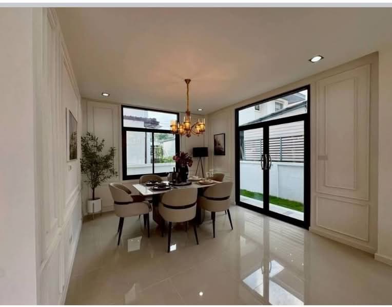 ขายบ้านเดี่ยว 2 ชั้น โครงการชลลดาพร้อมเฟอร์นิเจอร์ใหม่ทั้งหลัง, Nakhon Ratchasima, Mun Wai, Muang Nakhon Ratchasima, Nakhon Ratchasima, 3 Bedrooms, 250 sqm, Single Detached House For Sale, by วิรณี, 500248737 - DDproperty.com