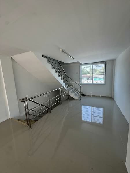 ให้เช่าอาคารพาณิชย์ 2 ชั้นครึ่ง ม.โคโค่ฮิลล์ อ่าวอุดม แหลมฉบัง ศรีราชา, Chon Buri (Pattaya), Thung Suk La, Si Racha, Chon Buri (Pattaya), , 100 sqm, Shophouse For Rent, by Dusit Saengfa, 500248744 - DDproperty.com