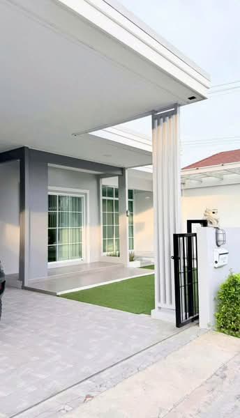 ขายบ้านเดี่ยวสวย หลังริม ม.มณีรินทร์พาร์ค บางพระ ศรีราชา, Chon Buri (Pattaya), Bang Phra, Si Racha, Chon Buri (Pattaya), 3 Bedrooms, 180 sqm, Single Detached House For Sale, by Dusit Saengfa, 500248750 - DDproperty.com