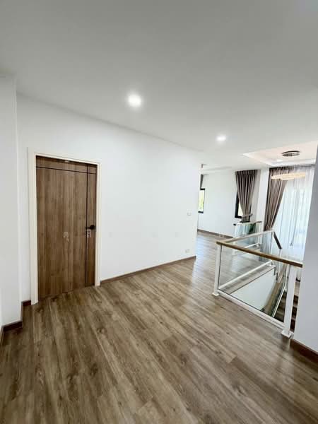 ขายบ้านเดี่ยวหลังใหญ่ หลังมุม ม.ธาดาพาร์คเวย์ล่า ใกล้โรบินสันบ่อวิน, ชลบุรี, บ่อวิน, ศรีราชา, ชลบุรี, 350 ตร.ม., บ้านเดี่ยว ขาย, โดย ดุสิต แสงฟ้า, 500248770 - DDproperty.com