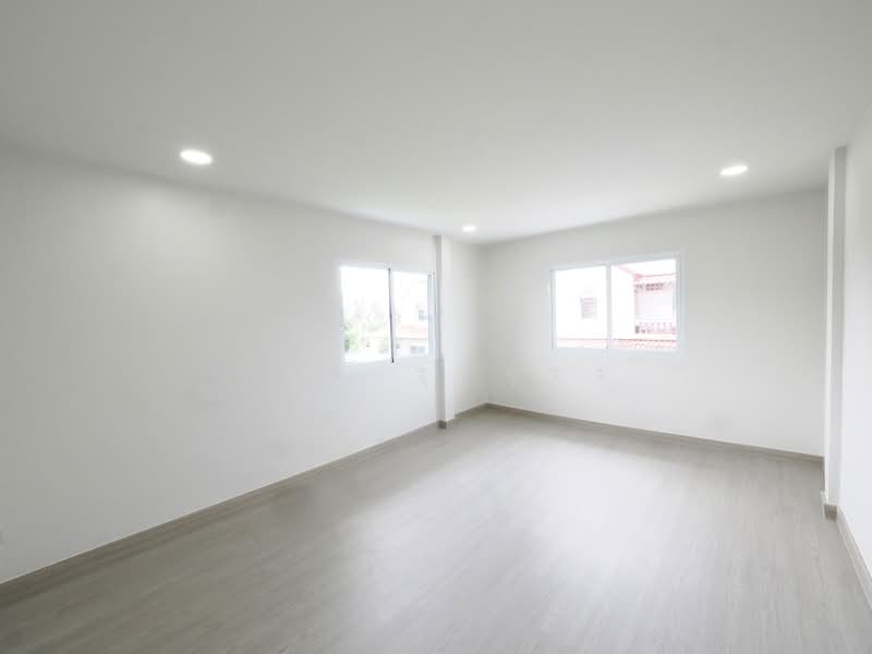 เขายราคาพิเศษ บ้านเดี่ยว 2 ชั้น โครงการเบญจทรัพย์นคร ขนาด 126.1 ตร.ว ขนาด 6 นอน 2 น้ำ บ้านหลังใหญ่ เ, Samut Sakhon, Khok Kham, Muang Samut Sakhon, Samut Sakhon, 6 Bedrooms, 600 sqm, Single Detached House For Sale, by wipa รุ่งธุระ, 500248776 - DDproperty.com