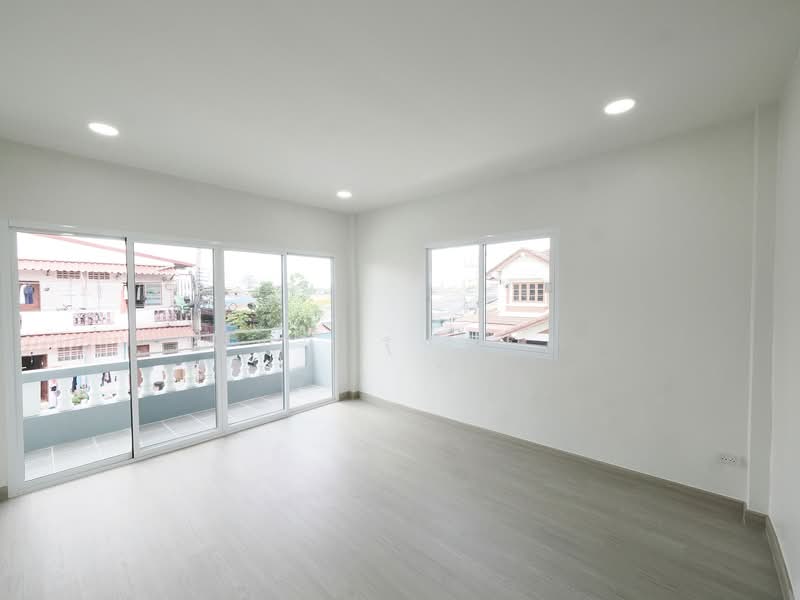 เขายราคาพิเศษ บ้านเดี่ยว 2 ชั้น โครงการเบญจทรัพย์นคร ขนาด 126.1 ตร.ว ขนาด 6 นอน 2 น้ำ บ้านหลังใหญ่ เ, Samut Sakhon, Khok Kham, Muang Samut Sakhon, Samut Sakhon, 6 Bedrooms, 600 sqm, Single Detached House For Sale, by wipa รุ่งธุระ, 500248776 - DDproperty.com