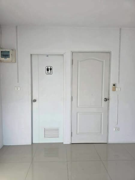 ให้เช่าอาคารพาณิชย์ 3 ชั้นครึ่ง ติดถนนมอเวย์ ศรีราชา, Chon Buri (Pattaya), Surasak, Si Racha, Chon Buri (Pattaya), , 80 sqm, Shophouse For Rent, by Dusit Saengfa, 500248777 - DDproperty.com