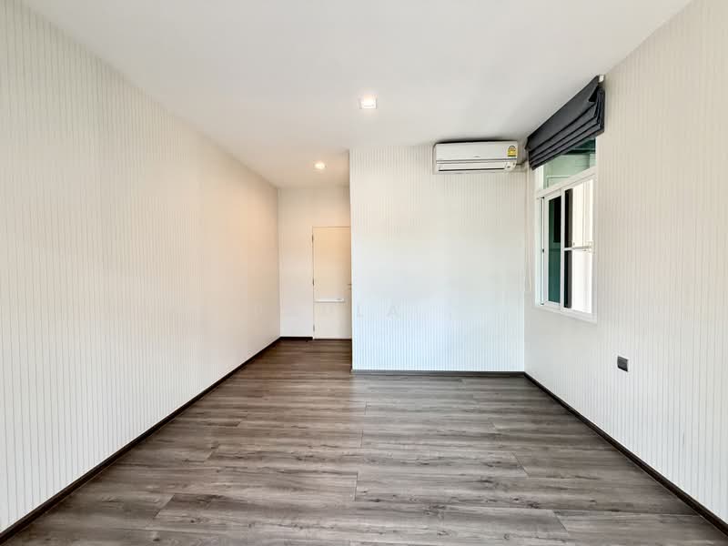 Mantana Lake Watcharapol, Bangkok, Sukhaphiban 5 Road, O-Ngoen, Sai Mai, Bangkok, 4 Bedrooms, 330 sqm, Single Detached House For Sale, by Paula ., 500248780 - DDproperty.com