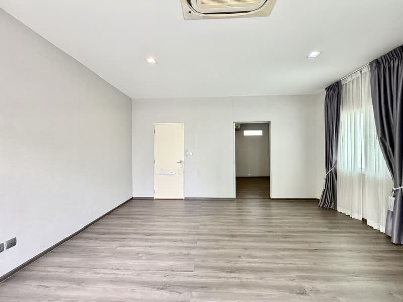 Mantana Lake Watcharapol, Bangkok, Sukhaphiban 5 Road, O-Ngoen, Sai Mai, Bangkok, 4 Bedrooms, 330 sqm, Single Detached House For Sale, by Paula ., 500248780 - DDproperty.com