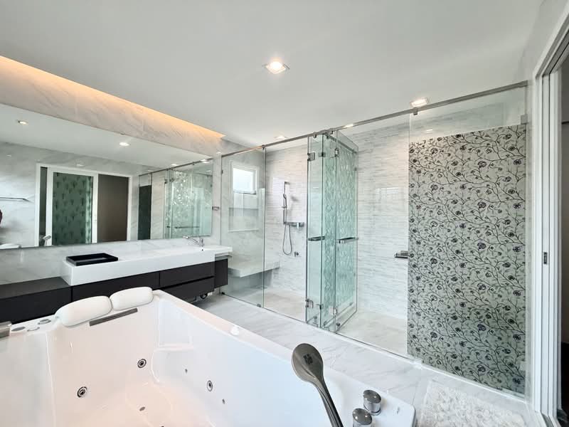 Mantana Lake Watcharapol, Bangkok, Sukhaphiban 5 Road, O-Ngoen, Sai Mai, Bangkok, 4 Bedrooms, 330 sqm, Single Detached House For Sale, by Paula ., 500248780 - DDproperty.com