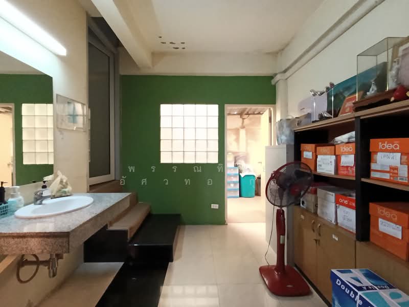 อาคารพาณิชย์ 2 คูหา อยู่หน้าสำนักงานเขตประเวศ, Bangkok, Prawet, Prawet, Bangkok, , 400 sqm, Office Space For Sale, by พรรณทิพย์ อัศวทองกุล, 500248793 - DDproperty.com