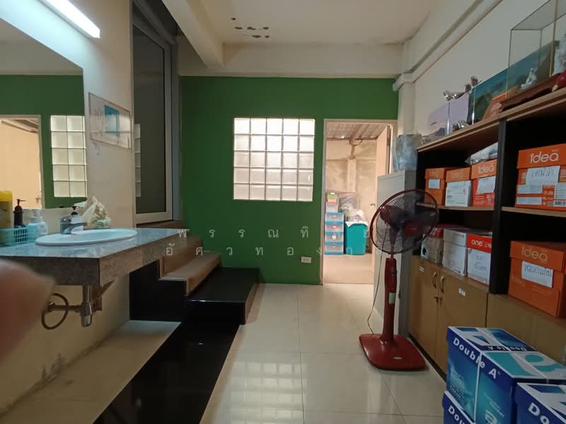 อาคารพาณิชย์ 2 คูหา อยู่หน้าสำนักงานเขตประเวศ, Bangkok, Prawet, Prawet, Bangkok, , 400 sqm, Office Space For Sale, by พรรณทิพย์ อัศวทองกุล, 500248793 - DDproperty.com