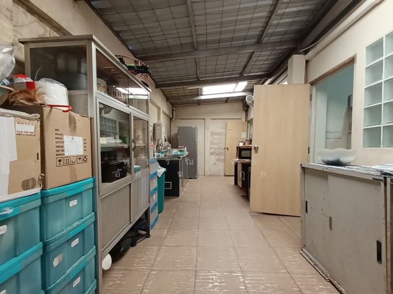 อาคารพาณิชย์ 2 คูหา อยู่หน้าสำนักงานเขตประเวศ, Bangkok, Prawet, Prawet, Bangkok, , 400 sqm, Office Space For Sale, by พรรณทิพย์ อัศวทองกุล, 500248793 - DDproperty.com