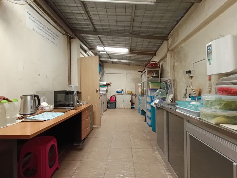 อาคารพาณิชย์ 2 คูหา อยู่หน้าสำนักงานเขตประเวศ, Bangkok, Prawet, Prawet, Bangkok, , 400 sqm, Office Space For Sale, by พรรณทิพย์ อัศวทองกุล, 500248793 - DDproperty.com