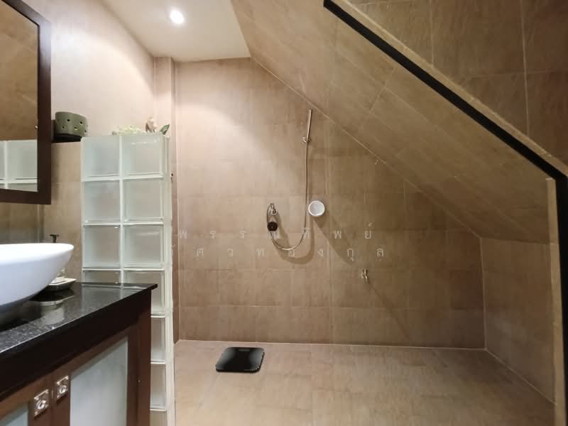 อาคารพาณิชย์ 2 คูหา อยู่หน้าสำนักงานเขตประเวศ, Bangkok, Prawet, Prawet, Bangkok, , 400 sqm, Office Space For Sale, by พรรณทิพย์ อัศวทองกุล, 500248793 - DDproperty.com