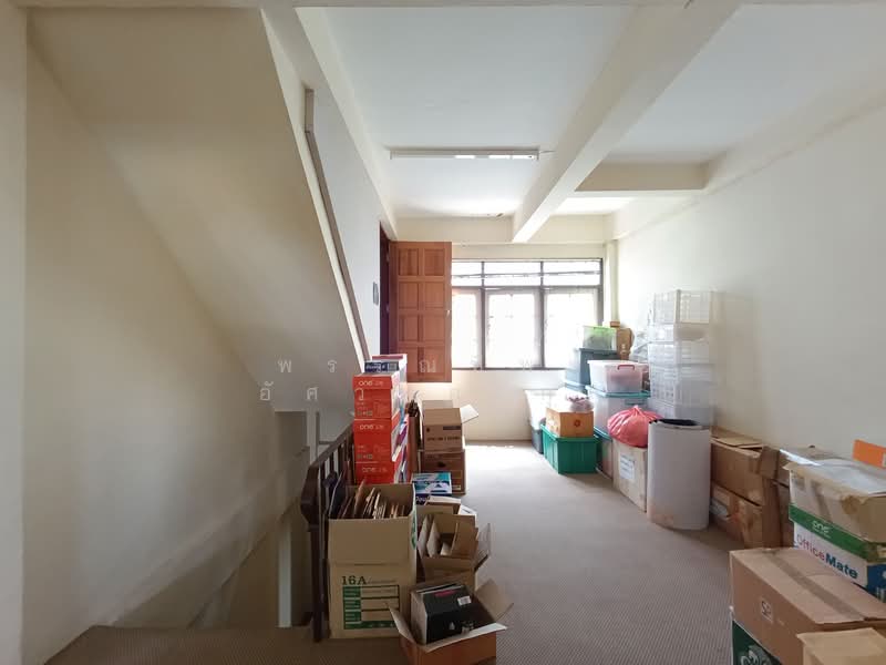 อาคารพาณิชย์ 2 คูหา อยู่หน้าสำนักงานเขตประเวศ, Bangkok, Prawet, Prawet, Bangkok, , 400 sqm, Office Space For Sale, by พรรณทิพย์ อัศวทองกุล, 500248793 - DDproperty.com