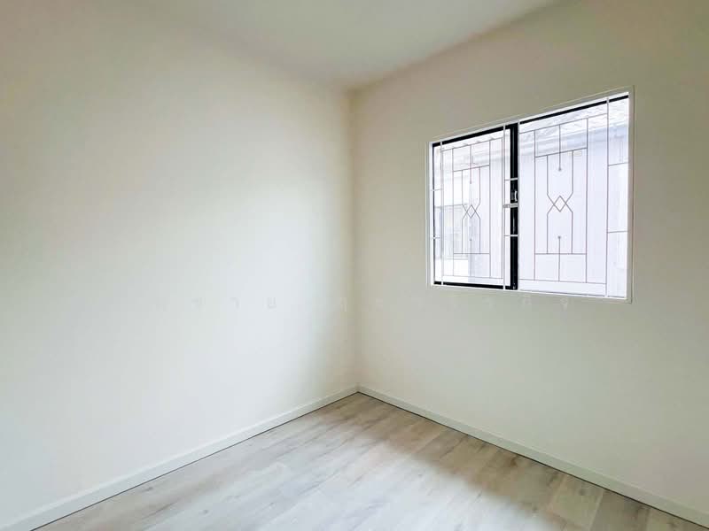 Baan Pruksa 40 Rangsit Klong 3, Pathum Thani, Soi Batanee Village, Khlong Sam, Khlong Luang, Pathum Thani, 3 Bedrooms, 120 sqm, Townhouse For Sale, by Somchai Ruechajirakit, 500248815 - DDproperty.com