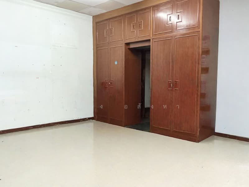 Phansak Villa Village, Pinklao, Bangkok, Arun Amarin, Bangkok Noi, Bangkok, 4 Bedrooms, 300 sqm, Townhouse For Sale, by เฮี้ยง อสังหา, 500248820 - DDproperty.com