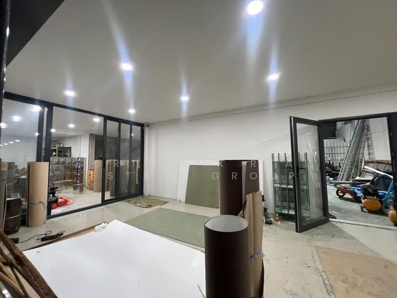 For Rent - ให้เช่า! โกดังพร้อมออฟฟิศ เขตลาดกระบัง, Bangkok