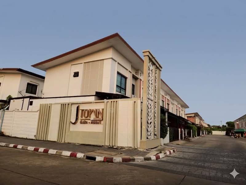 J Town Exclusive Rangsit - Klong 1, Pathum Thani, Rangsit-Nakhon Nayok Canal Road, Prachathipat, Thanyaburi, Pathum Thani, 4 Bedrooms, 72 sqm, Townhouse For Sale, by พิมพ์จิตตา วิรชญาณันท์, 500248943 - DDproperty.com