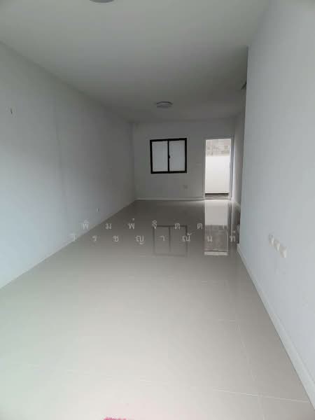 J Town Exclusive Rangsit - Klong 1 : เจ ทาวน์ เอ็กคลูซีฟ รังสิต - คลอง 1, ปทุมธานี, Rangsit-Nakhon Nayok Canal Road, ประชาธิปัตย์, ธัญบุรี, ปทุมธานี, 72 ตร.ม., ทาวน์เฮ้าส์ ขาย, โดย พิมพ์จิตตา วิรชญาณันท์, 500248943 - DDproperty.com