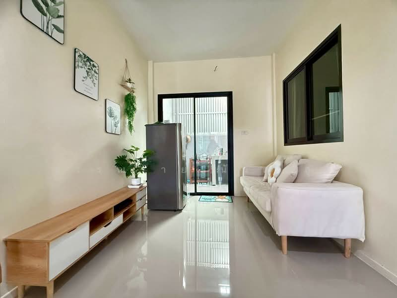 แม่น้ำคู้, Rayong, Mae Nam Khu, Pluak Daeng, Rayong, 2 Bedrooms, 104 sqm, Townhouse For Rent, by พรรณราย นันตะสุข, 500248964 - DDproperty.com