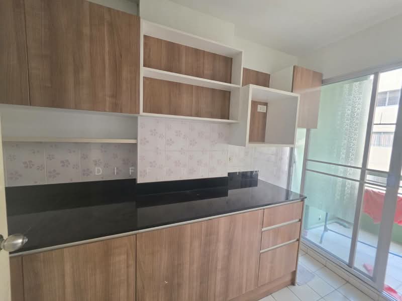 Lumpini Center Sukhumvit 77, Bangkok, Soi Sukhumvit 81, Suan Luang, Suan Luang, Bangkok, 2 Bedrooms, 56 sqm, Condo For Sale, by DifferEstate, 500248975 - DDproperty.com