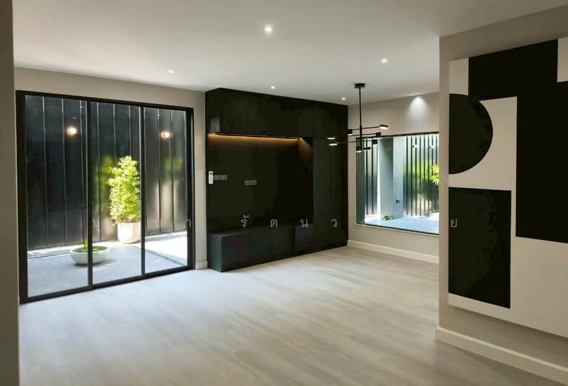 Areeya Busaba Ladprao : อารียา บุษบา ลาดพร้าว, กรุงเทพ, พลับพลา, วังทองหลาง, กรุงเทพ, 300 ตร.ม., บ้านเดี่ยว ขาย, โดย บุษบา รัตนวงษ์ชัย, 500249101 - DDproperty.com