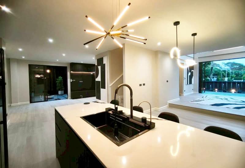 Areeya Busaba Ladprao, Bangkok, Phlapphla, Wang Thonglang, Bangkok, 5 Bedrooms, 300 sqm, Single Detached House For Sale, by บุษบา รัตนวงษ์ชัย, 500249101 - DDproperty.com