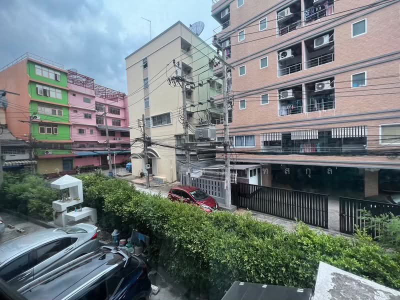 Chateau In Town Ratchada 10, Bangkok, - Soi Ratchadapisek 10 intersection 7 Ratchadapisek Road, Huai Khwang, Huai Khwang, Bangkok, 2 Bedrooms, 48 sqm, Condo For Sale, by วรัทยา สีหนาทสกุล, 500249172 - DDproperty.com