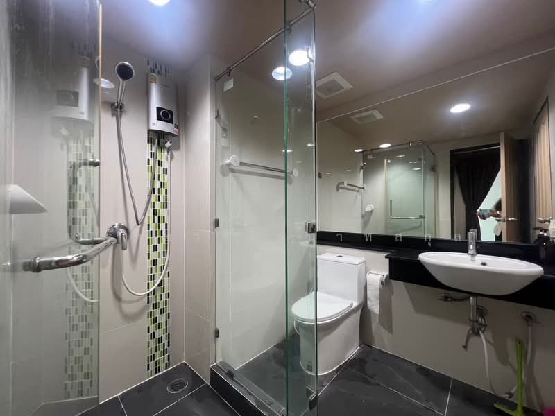 Chateau In Town Ratchada 10, Bangkok, - Soi Ratchadapisek 10 intersection 7 Ratchadapisek Road, Huai Khwang, Huai Khwang, Bangkok, 2 Bedrooms, 48 sqm, Condo For Sale, by วรัทยา สีหนาทสกุล, 500249172 - DDproperty.com