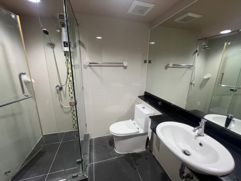 Chateau In Town Ratchada 10, Bangkok, - Soi Ratchadapisek 10 intersection 7 Ratchadapisek Road, Huai Khwang, Huai Khwang, Bangkok, 2 Bedrooms, 48 sqm, Condo For Sale, by วรัทยา สีหนาทสกุล, 500249172 - DDproperty.com