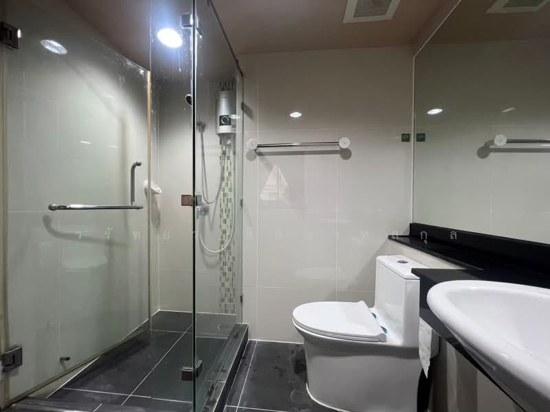 Chateau In Town Ratchada 10, Bangkok, - Soi Ratchadapisek 10 intersection 7 Ratchadapisek Road, Huai Khwang, Huai Khwang, Bangkok, 2 Bedrooms, 48 sqm, Condo For Sale, by วรัทยา สีหนาทสกุล, 500249172 - DDproperty.com