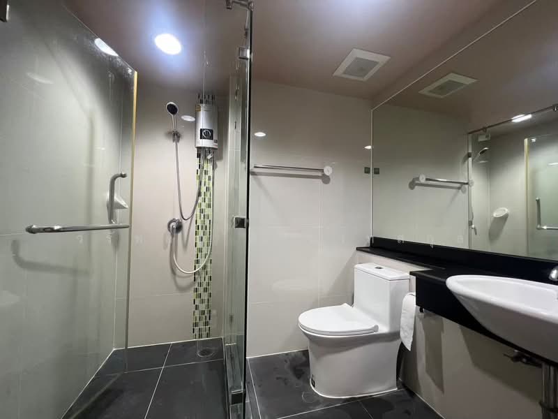 Chateau In Town Ratchada 10, Bangkok, - Soi Ratchadapisek 10 intersection 7 Ratchadapisek Road, Huai Khwang, Huai Khwang, Bangkok, 2 Bedrooms, 48 sqm, Condo For Sale, by วรัทยา สีหนาทสกุล, 500249172 - DDproperty.com