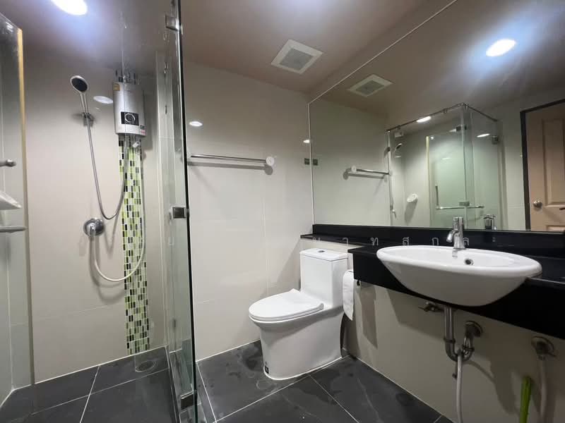 Chateau In Town Ratchada 10, Bangkok, - Soi Ratchadapisek 10 intersection 7 Ratchadapisek Road, Huai Khwang, Huai Khwang, Bangkok, 2 Bedrooms, 48 sqm, Condo For Sale, by วรัทยา สีหนาทสกุล, 500249172 - DDproperty.com